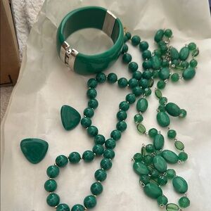 Elegant Green Jewelry Set